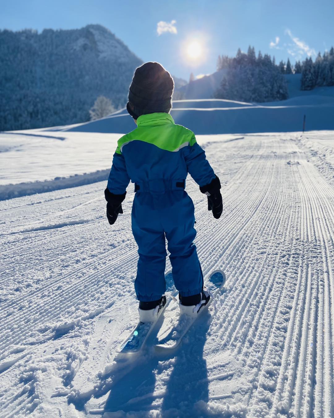 Ski und Rodel gut, die Loipe ist präpariert! 
#winter #winterwonderland #snow #bayern #visitbavaria #langlaufen #wintersport #winterspecial #winterspaziergang #winterspirit #schneeliebe #snowsnowsnow #snowwhite
