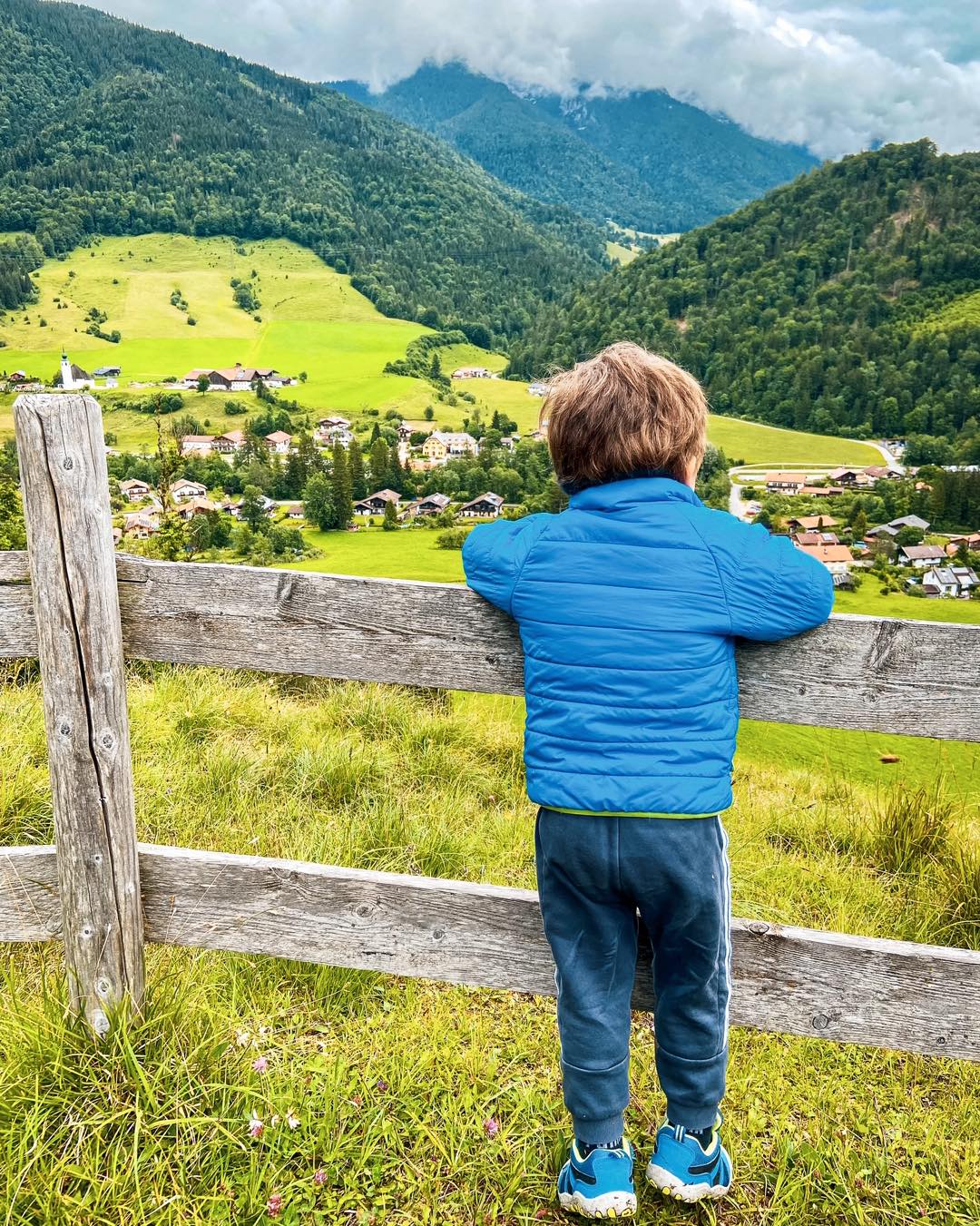 Wir (Korbi) haben unsere erste, überaus ausgiebige Bergtour unternommen! 😂
#chiemgau #superaussicht #visitgermany #schneizlreuth #visitbavaria #berchtesgadenerland #bayern #vacation #vacanza #weißbach #wirinbayern #landschaftsfotografie #schneizlreuthkllingtsaulustig